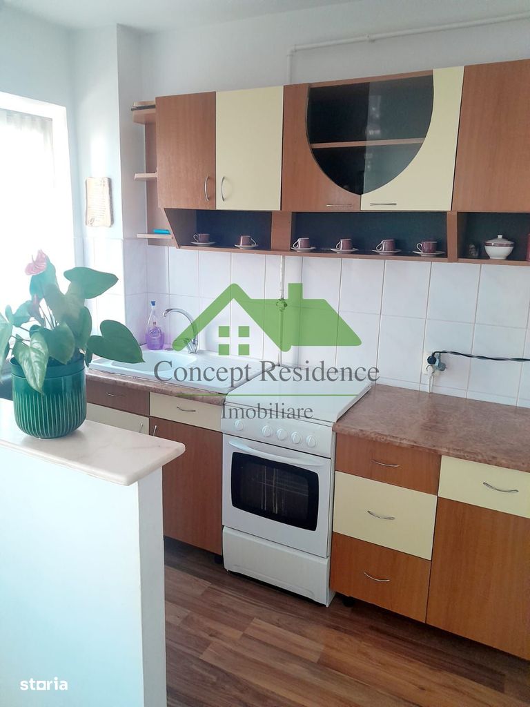 Vand apartament 2 camere, Decebal zona Semiluna