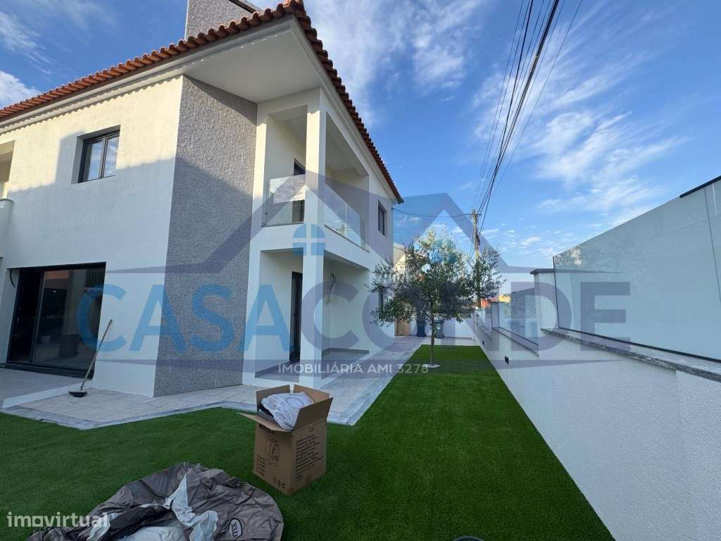 Moradia V4 C/Acabamentos de Luxo - Grande imagem: 4/44