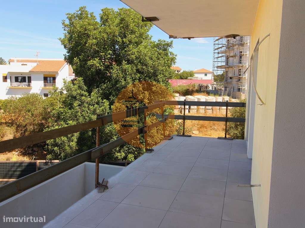 Apartamento T3, 1.º andar em edificio com elevador e estacionamento... - Grande imagem: 4/46