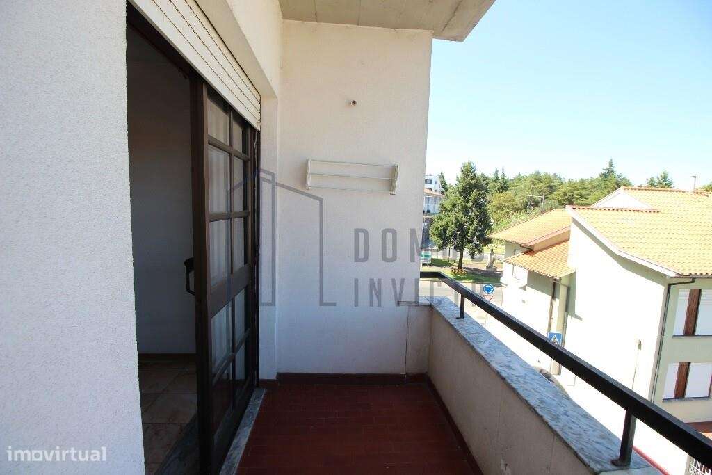 Apartamento T3 em plena Av Cidade de Zamora com vista do Castelo de Br-5