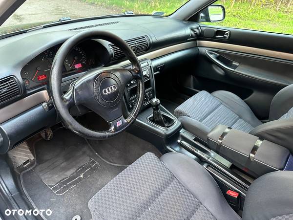 Audi A4 Avant 2.5 TDI - 17