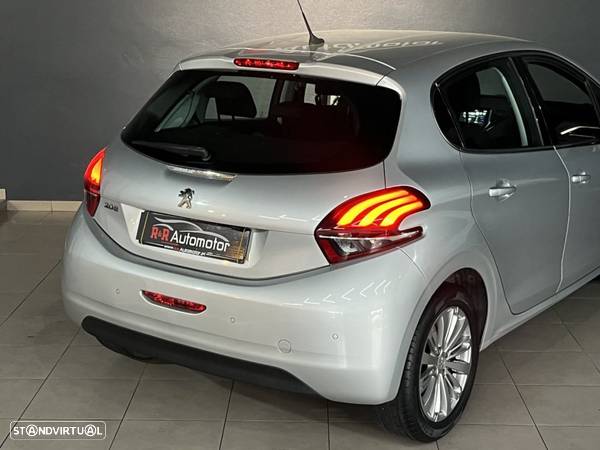 Peugeot 208 1.2 PureTech Allure - 8