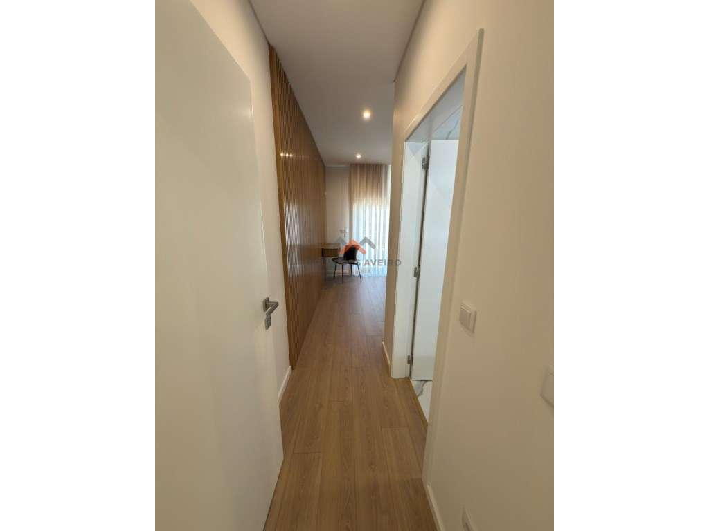 Moradia T4 Moderna | Cacia | A 5 Minutos de Aveiro-13