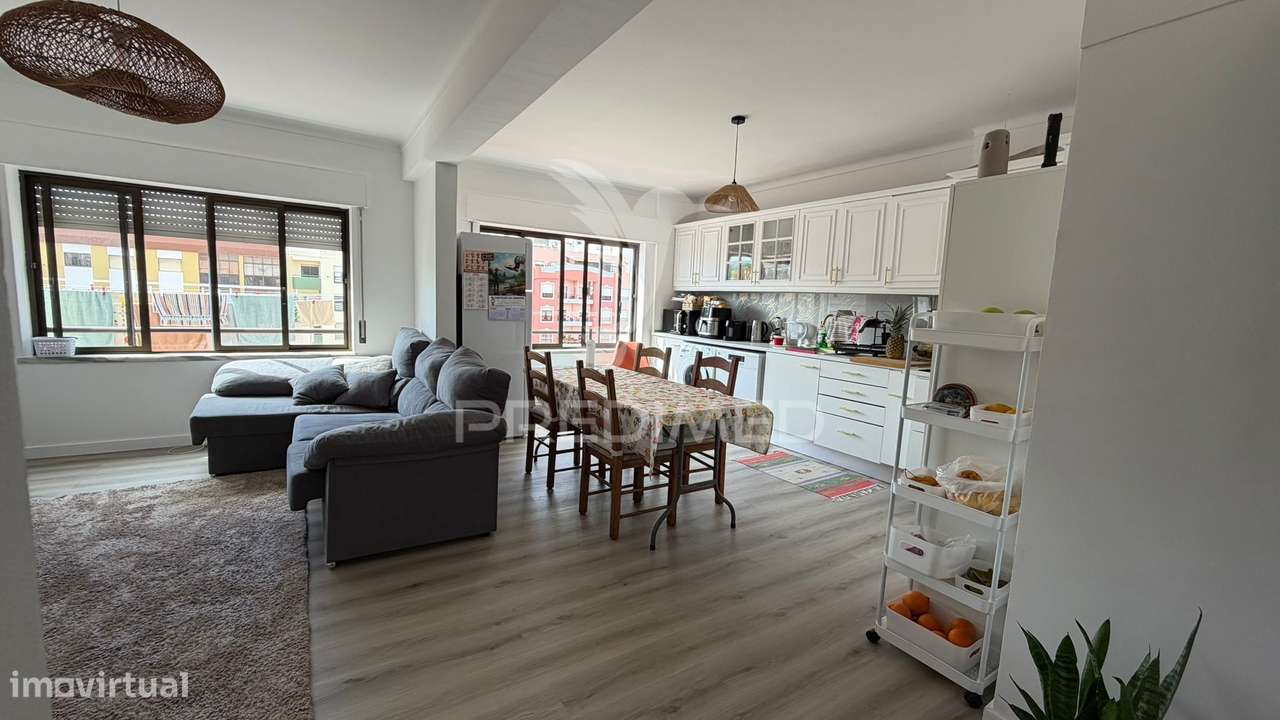 Apartamento T2 Renovado com Estacionamento – Pronto a Habitar -Junt... - Grande imagem: 4/24