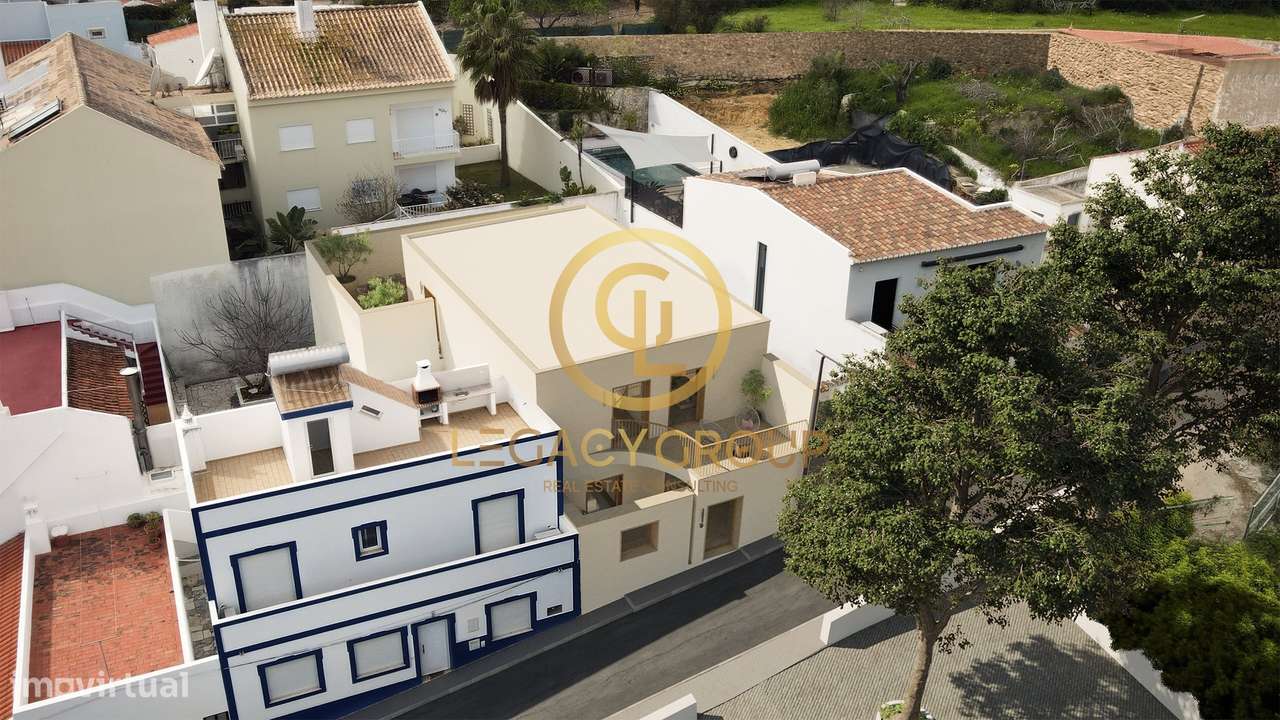 MORADIA T4 COM PROJETO APROVADO + TERRENO URBANO | A 200M DA PRAIA...-0