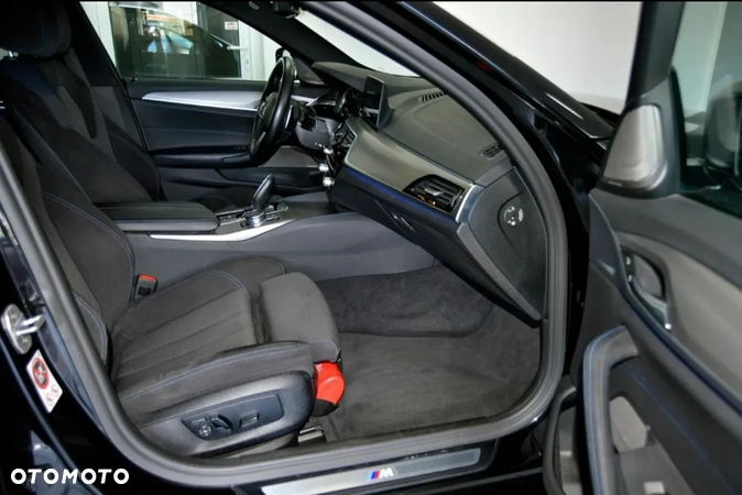 BMW Seria 5 520d xDrive - 11