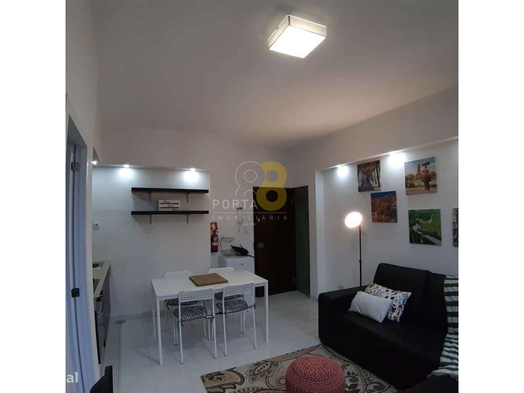 Apartamento T0 (transformado em T1) na Baixa do Porto - Grande imagem: 5/20