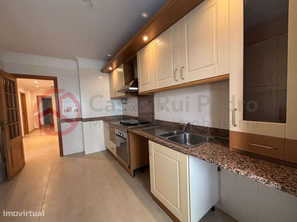 Apartamento T3 em Santa Marta do Pinhal, Corroios - Grande imagem: 5/23