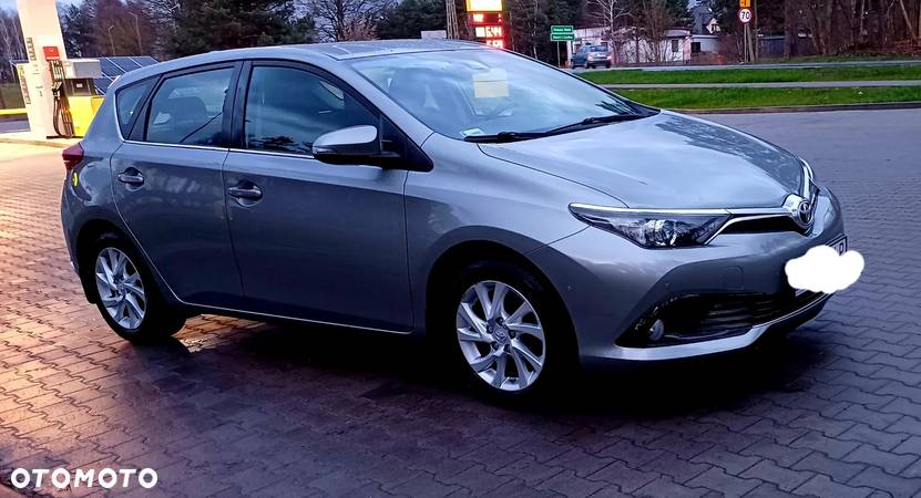 Toyota Auris 1.6 Premium - 3