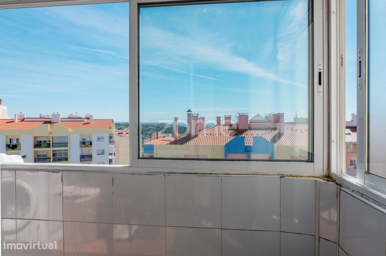 Apartamento T1+1 à venda Monte Abraão-13