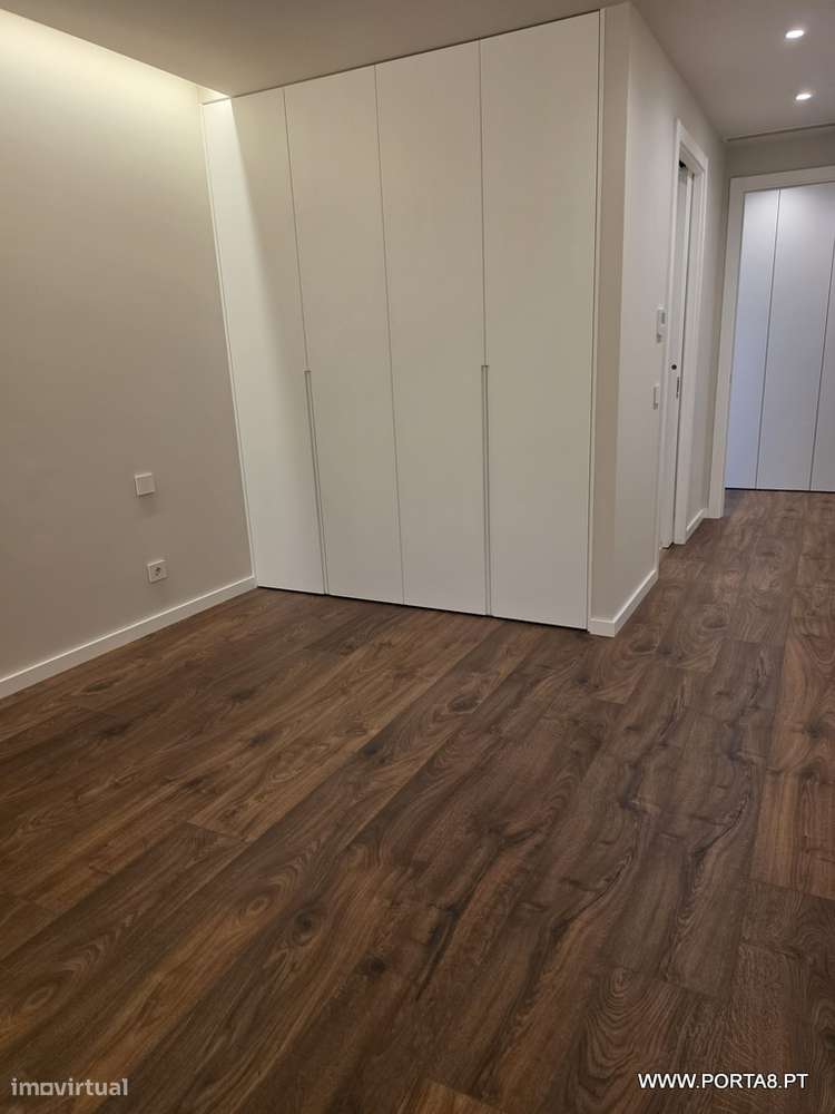 Apartamento T3 Novo com garagem-9