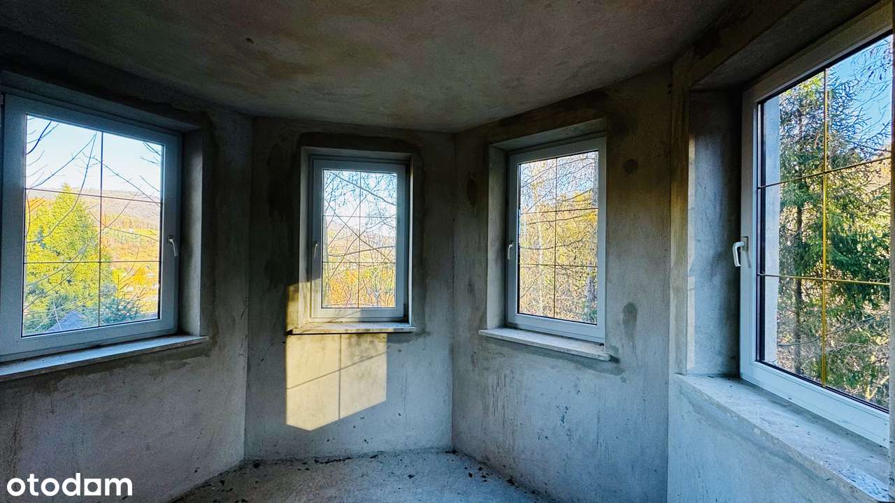 Dom z muminkową wieżą 330m2 wkoło las blisko rzeka BRENNA CENTRUM-8