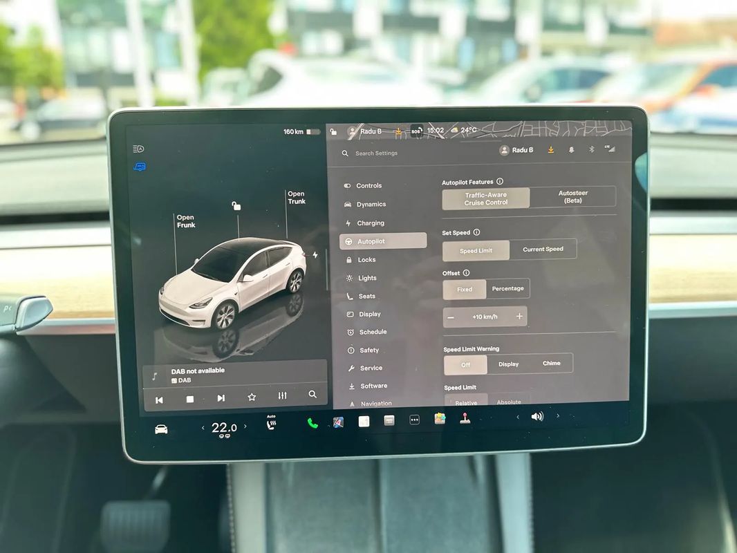 Tesla Model Y Long Range Dual Motor AWD - 22