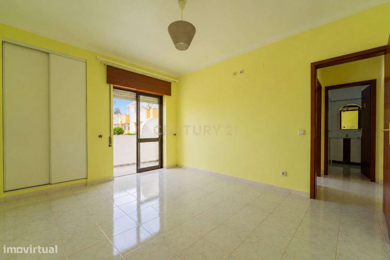 Apartamento T2 em Estômbar, Lagoa - Oportunidade Única!-10