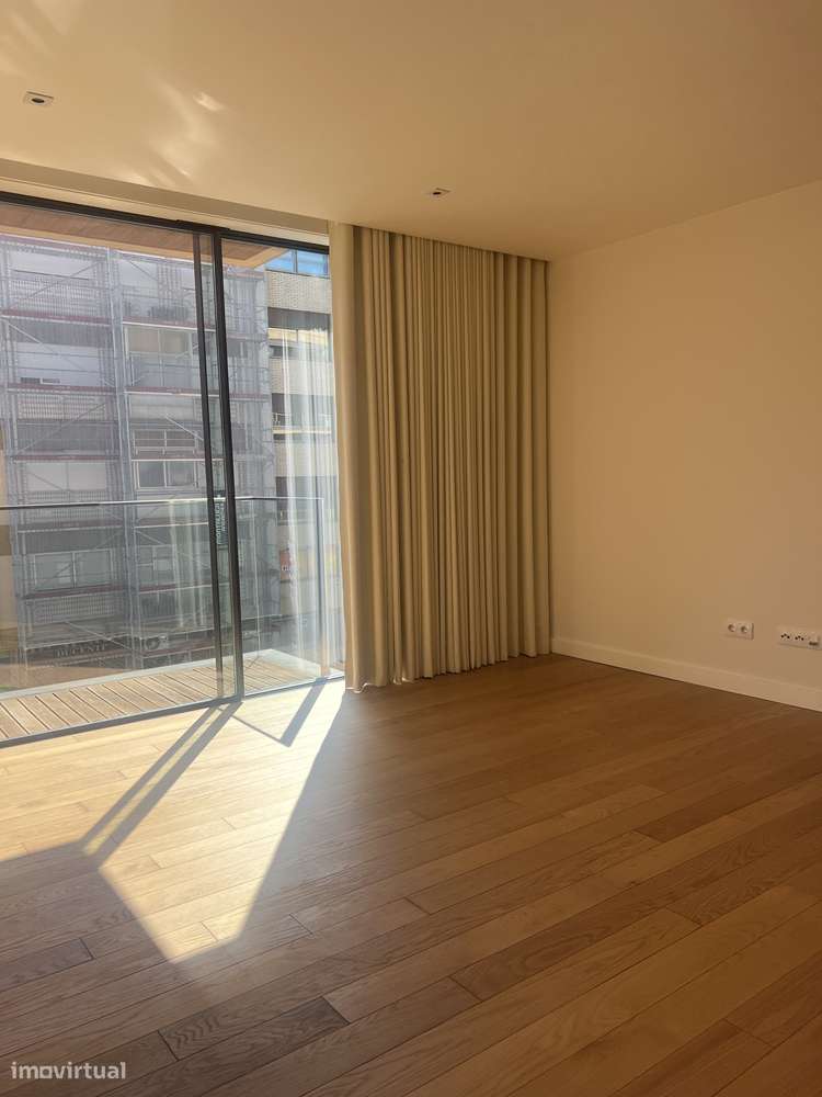 T2 com Lugar de Garagem - Padrão da Légua - Grande imagem: 3/23