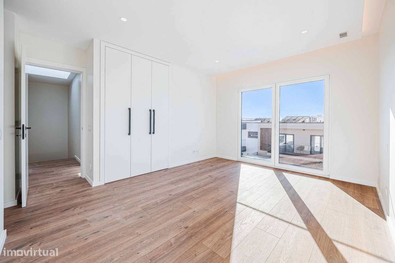 Elegante moradia T4 de arquitetura contemporânea em Albarraque-36