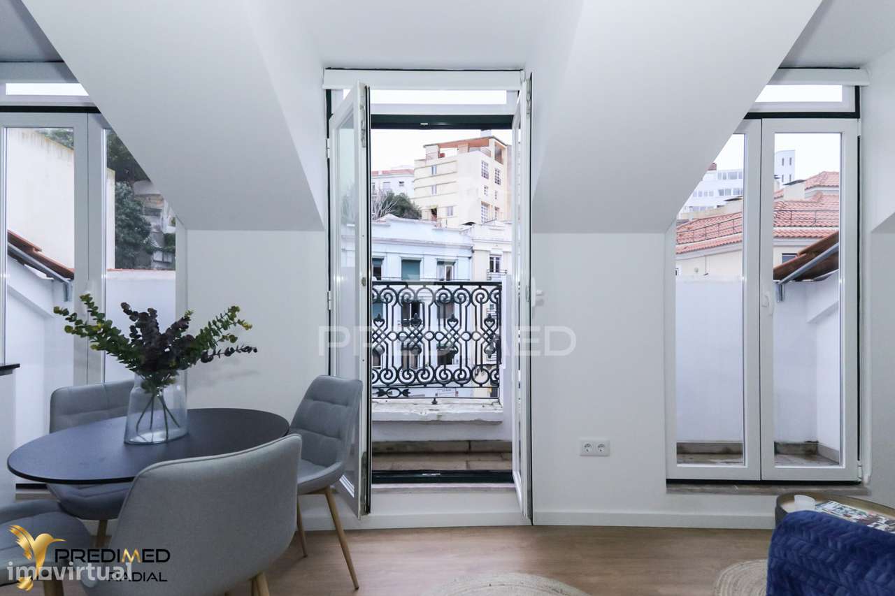 T2 Renovado com Varanda e Vista Rio, São Vicente, Lisboa - Grande imagem: 2/33