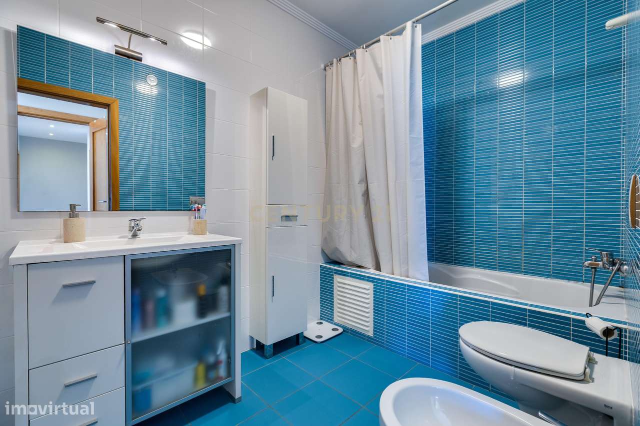 Apartamento T3 com Garagem na Quinta João de Ourém — Olhão-21