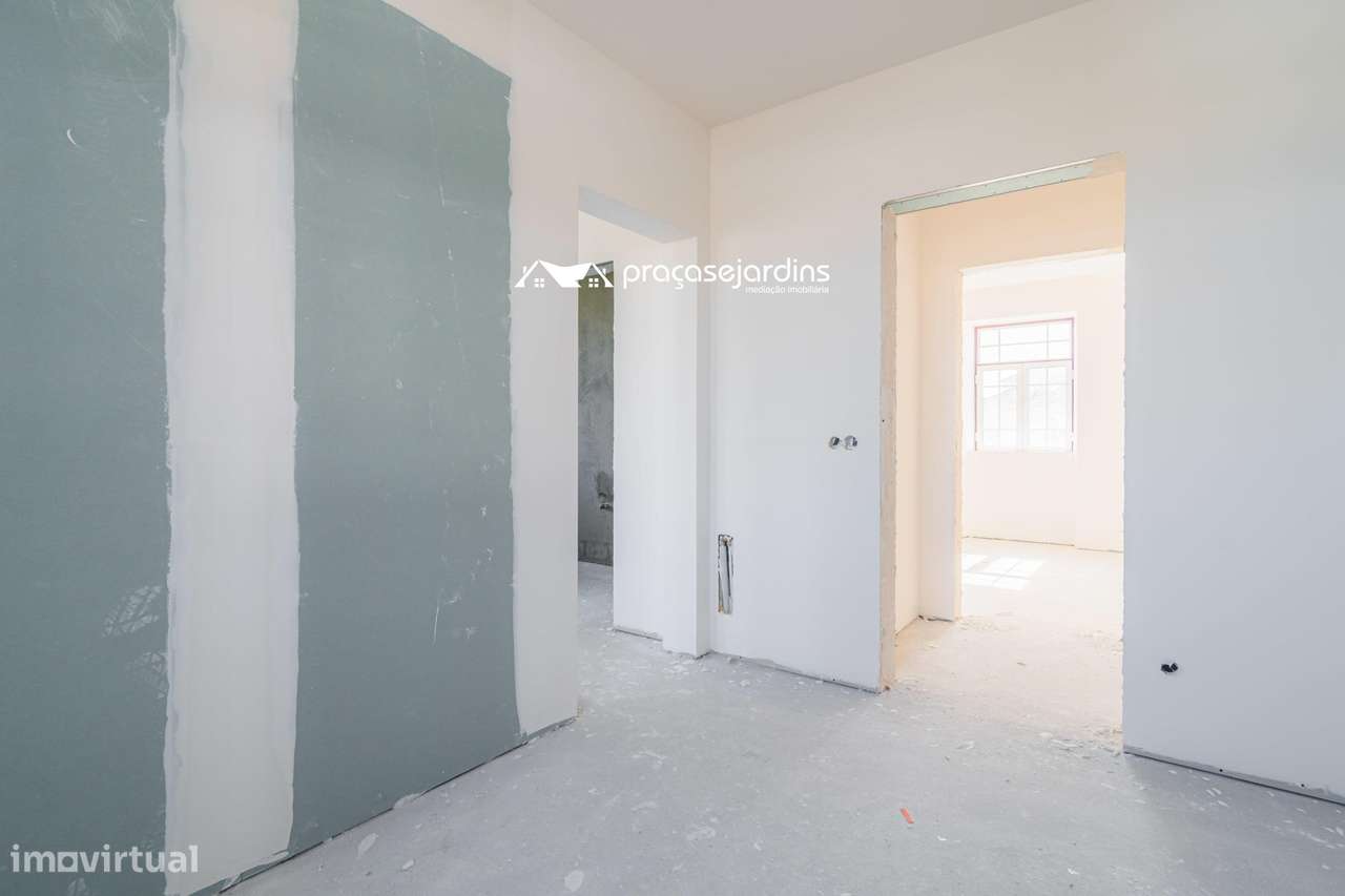 Moradia T3 com História, Conforto Moderno e Proximidade à Praia-20