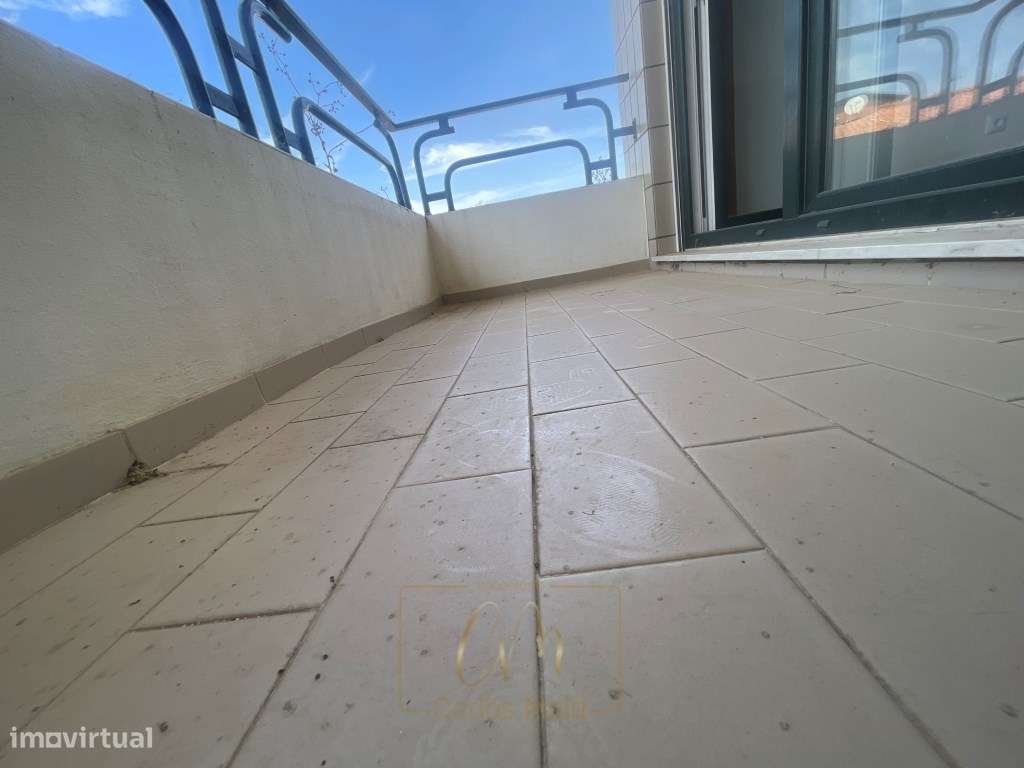 Apartamento T3 com lugar de garagem e arrumos fechados em Modivas, ...-20