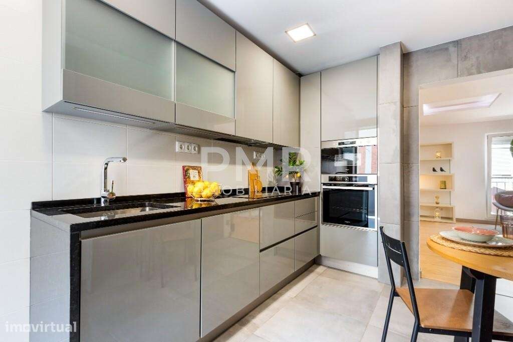 Apartamento T3 remodelado nos Olivais-11