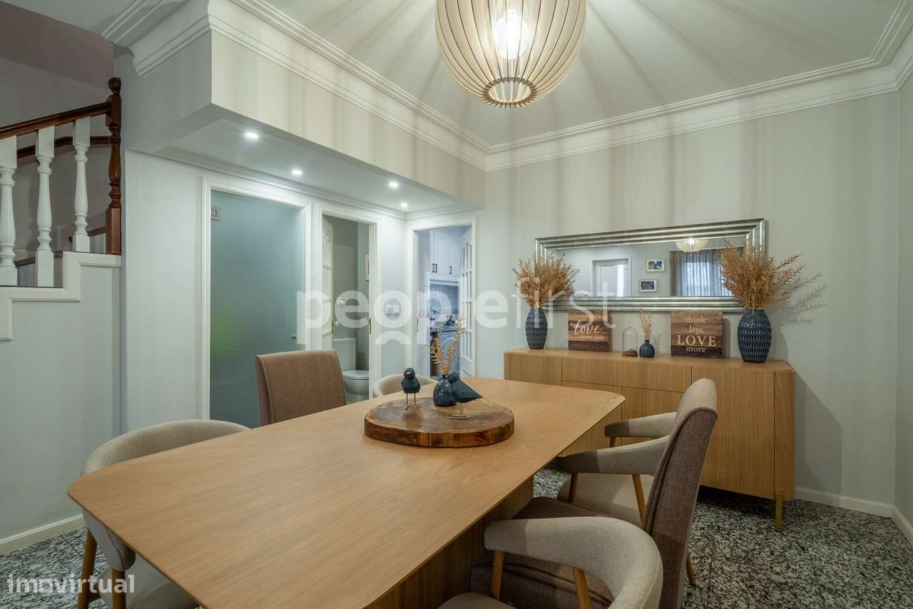 Moradia com garagem no centro da Senhora da Hora-6