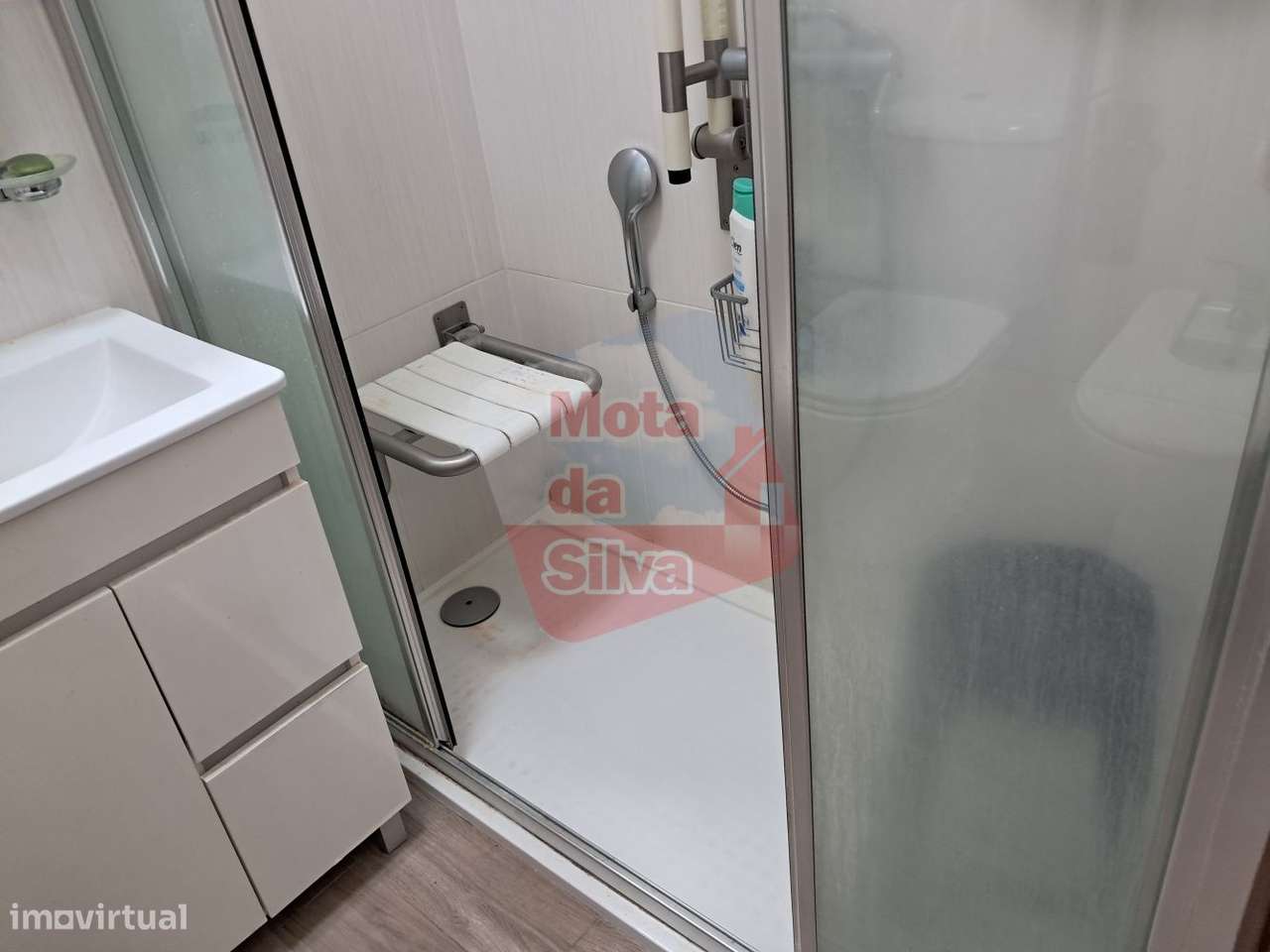 Excelente apartamento R/C, T2 com Logradouro em Queluz-19