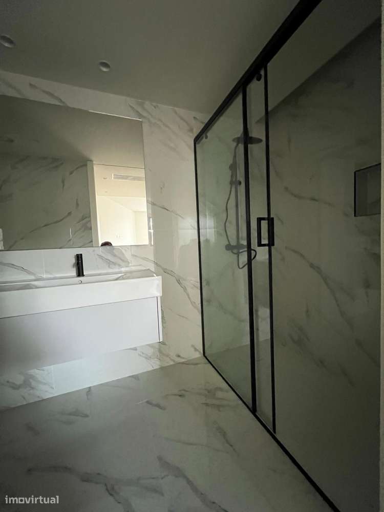 T2 Fabuloso Gaia Av.  República Metro S.  Ovídio Lugar  Garagem  Duplo-21