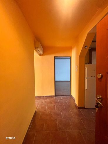 Vanzare -Apartament  3 camere, comision 0 la cumparator, garaj sub blo-8