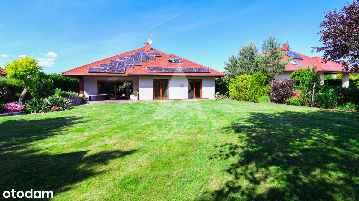 Elegancka willa 330 m² z pięknym ogrodem-0
