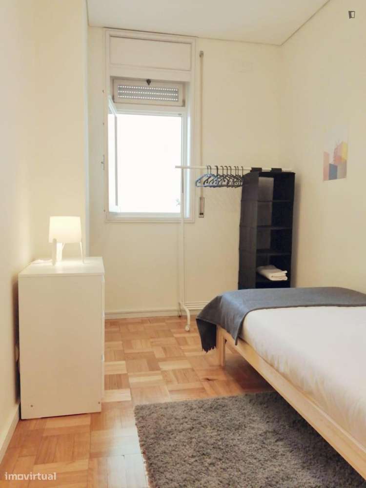 Quarto - localizado em Ramalde Porto - Grande imagem: 3/24