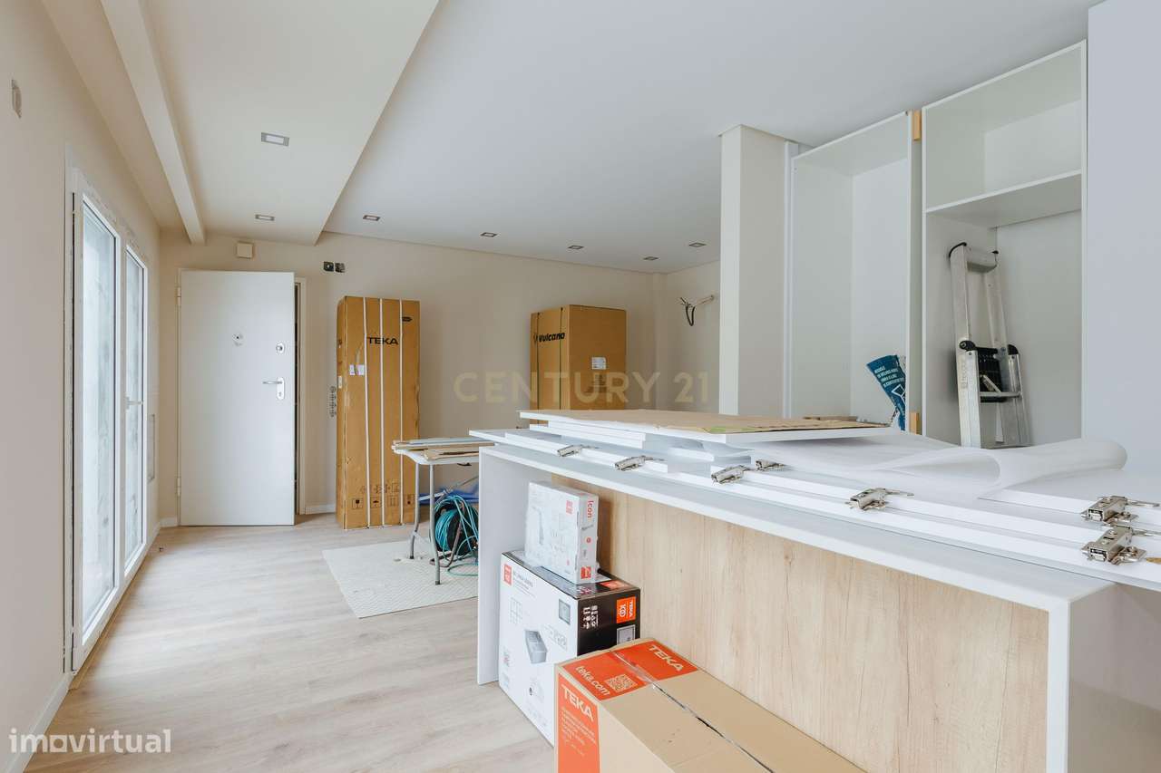 Apartamento T2 Novo com Vista Panorâmica em Loures-47
