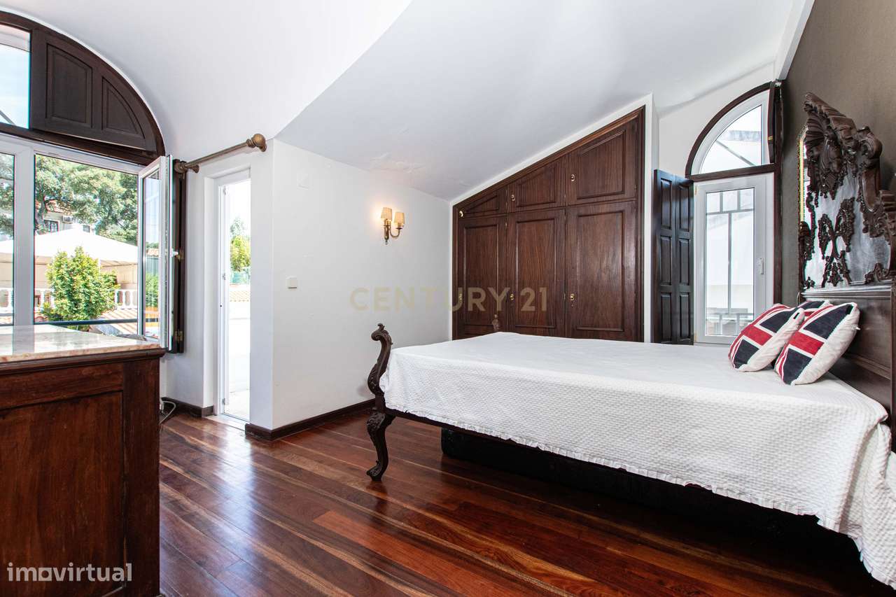 T4 +1 com jardim, piscina e garagem-18