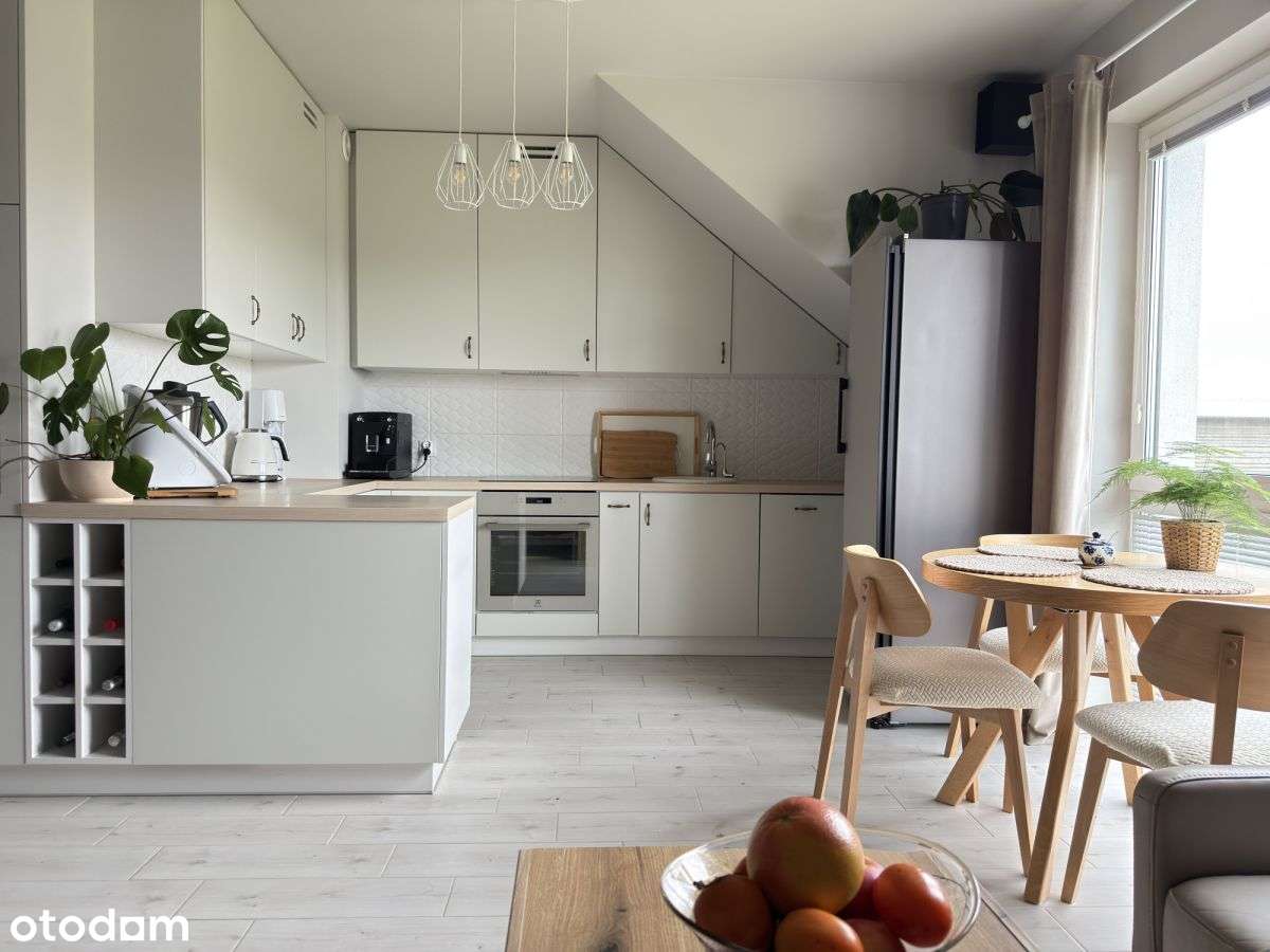 Dwupoziomowe przytulne mieszkanie, z ogrodem-0