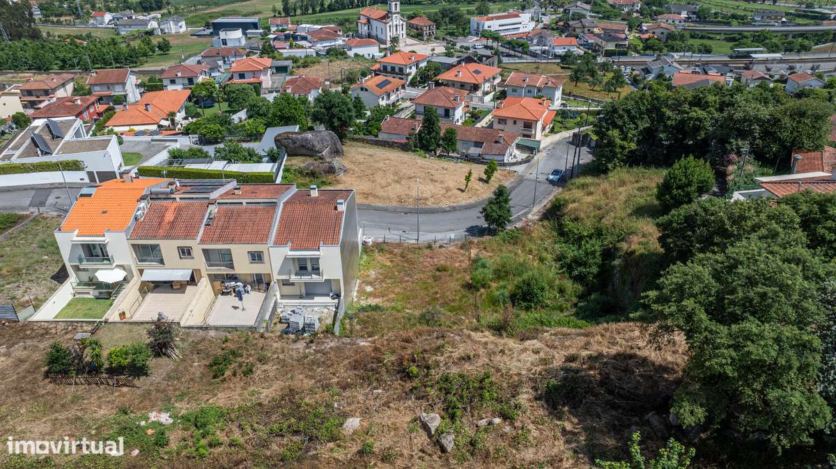 Lote para construção de moradia em banda - Grande imagem: 5/14
