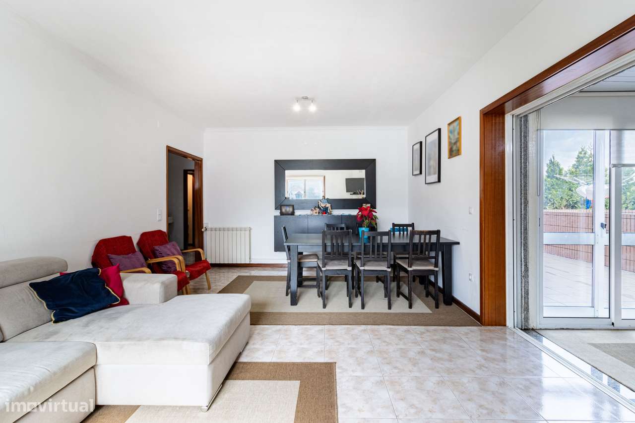 T3 com 3 frentes, terraço e garagem fechada - Grande imagem: 2/24