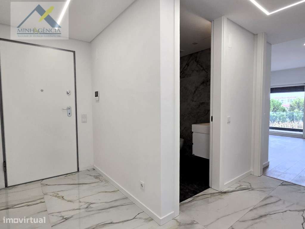Apartamento T3 Novo com garagem e piscina no Montijo-10
