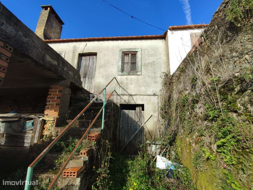 Moradia p/ Recuperar c/ terrenos - Areias, Ferreira do Zêzere - Grande imagem: 4/60