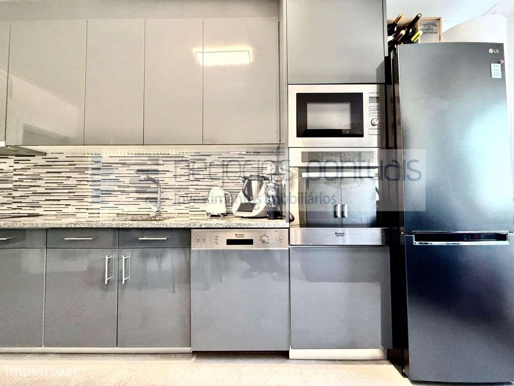 Apartamento T3 com garagem individual - renovado - Grande imagem: 5/15