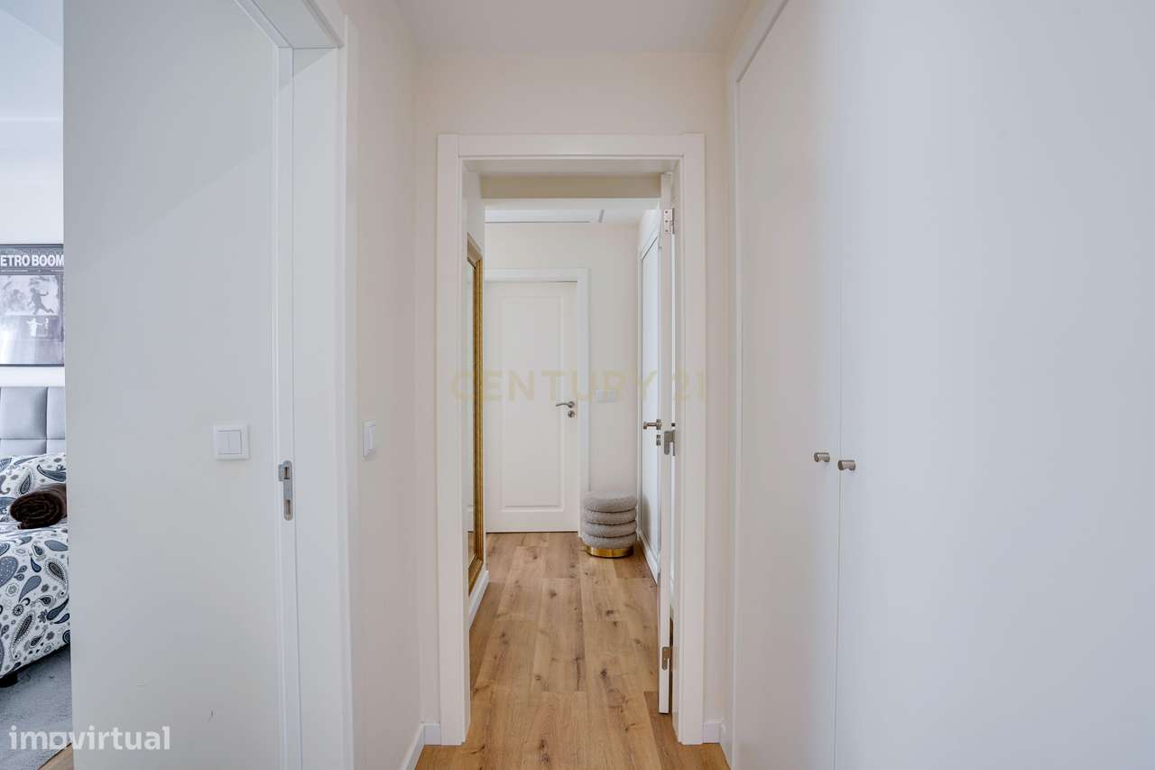 Apartamento T3 na Praça da Concórdia, Montijo-22