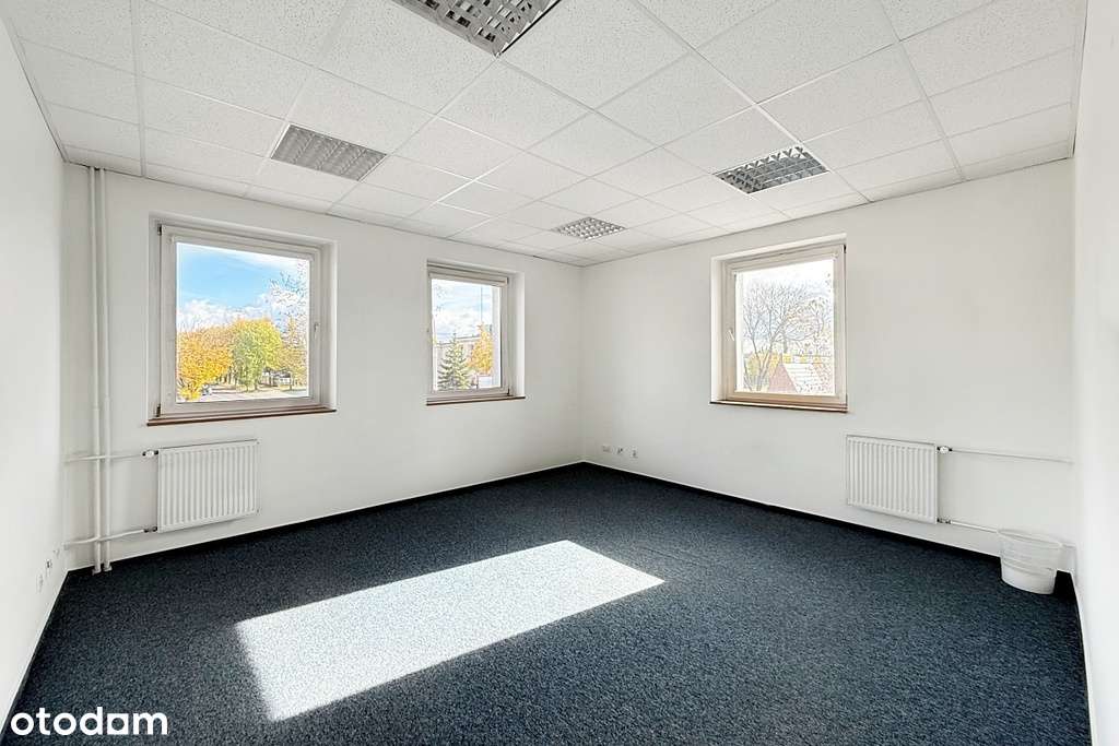 Niezależny budynek biurowy z parkingiem.-0