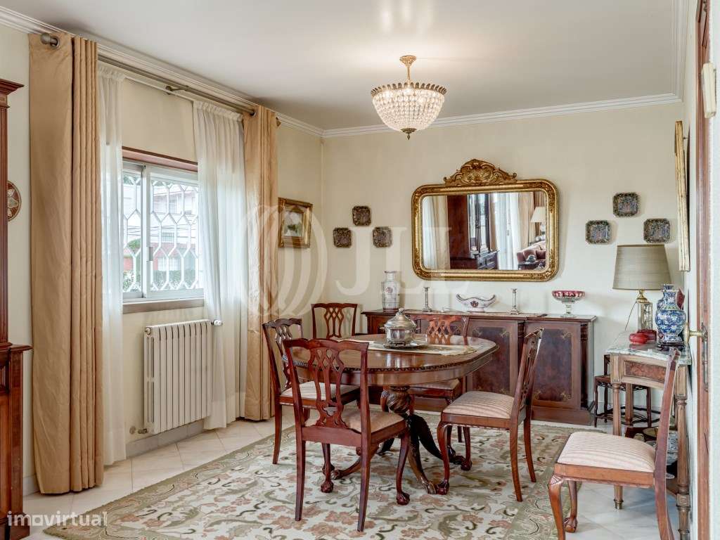 Moradia T4+1 com jardim e garagem, no Estoril, Cascais - Grande imagem: 4/29