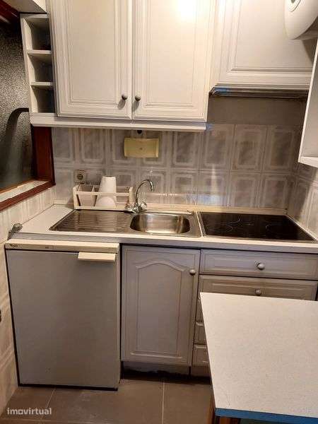 Estúdio espaçoso com entrada independente – Abraveses, Viseu - Grande imagem: 4/5