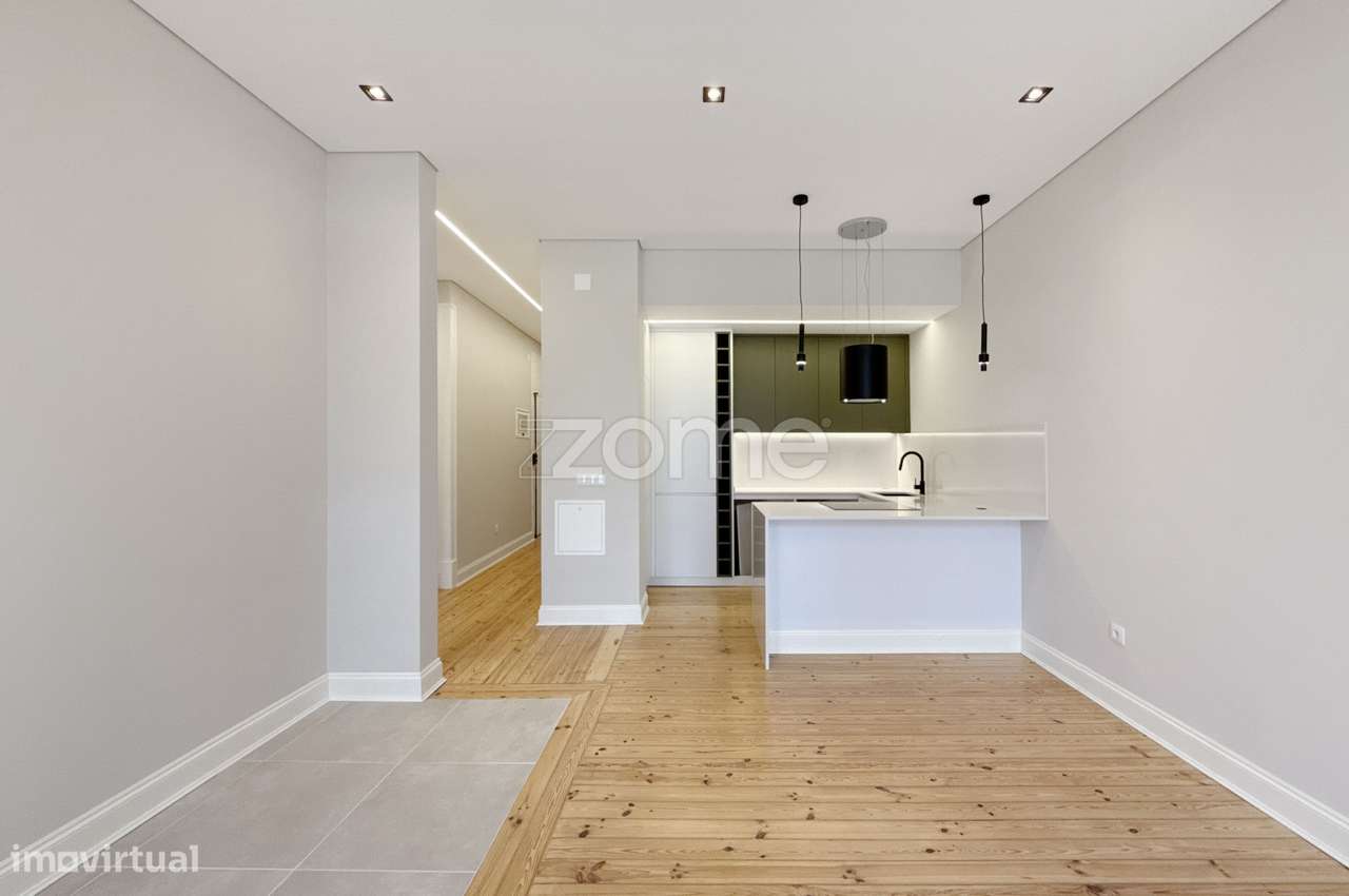 Apartamento T3 Remodelado Avenida Almirante Reis - Grande imagem: 2/48