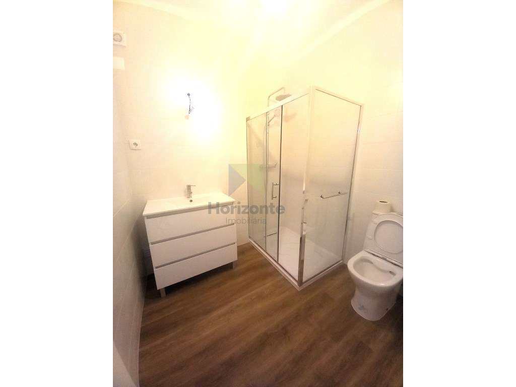 APARTAMENTO T2 COMPLETAMENTE REMODELADO - BARREIRO-5