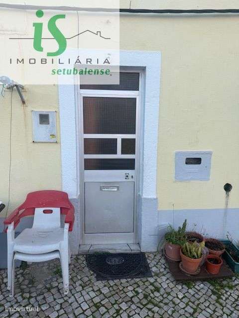 CONJUNTO DE DUAS MORADIAS PARA VENDA EM SETÚBAL (ZONA CENTRAL - (PRÓ-10