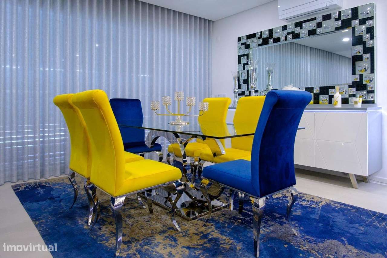 Moradia T4 com Piscina e Jardim na Aroeira, Almada-5