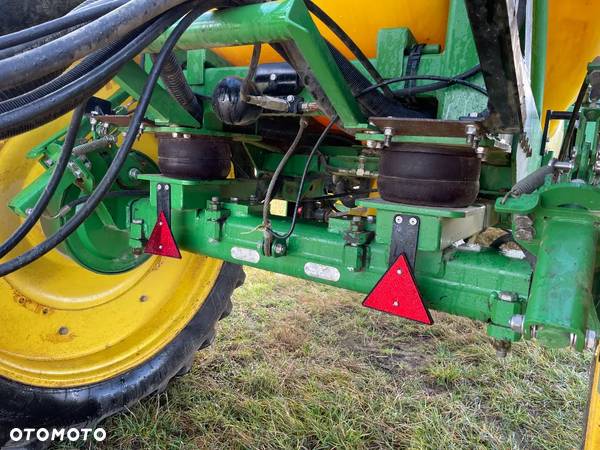 John Deere 832 - 11