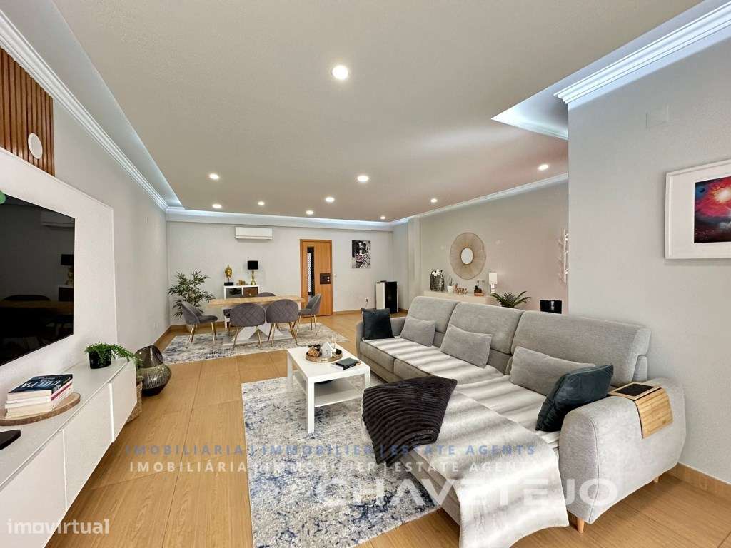 Duplex com garagem na cave em condomínio privado na bela cidade de ...-0