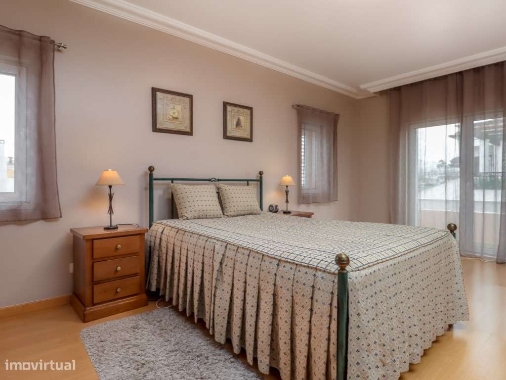 Moradia independente à venda no centro de V.N. Santo André-18